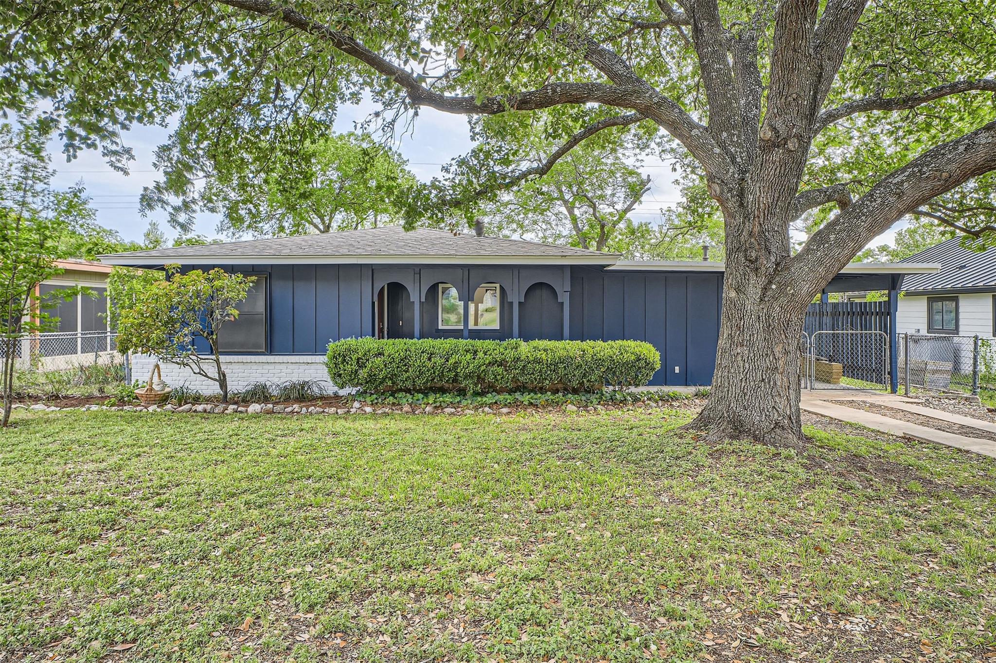 207 Rowland Dr, Austin, TX 78745