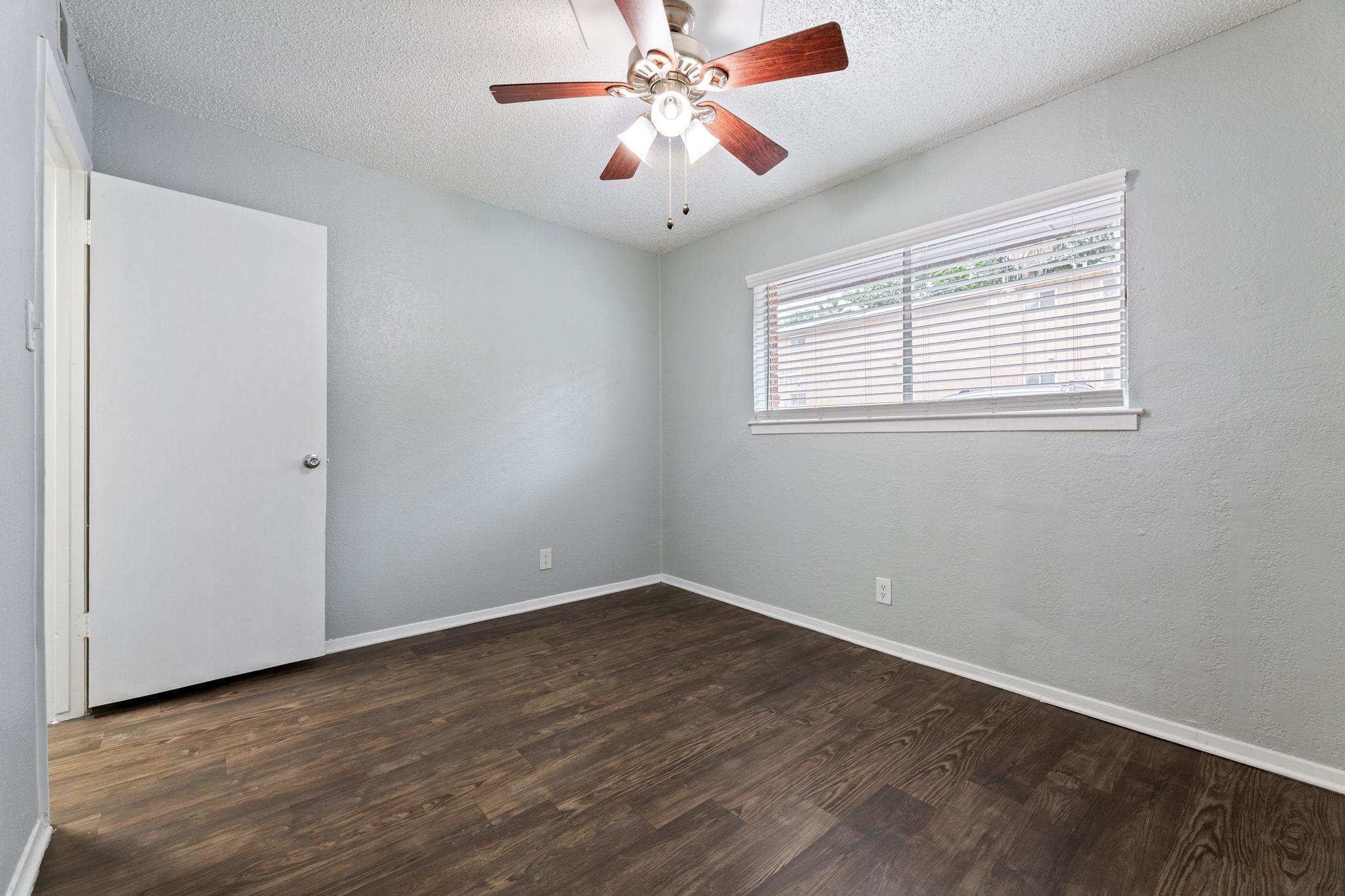 406 E 30th St # 204, Austin, TX 78705