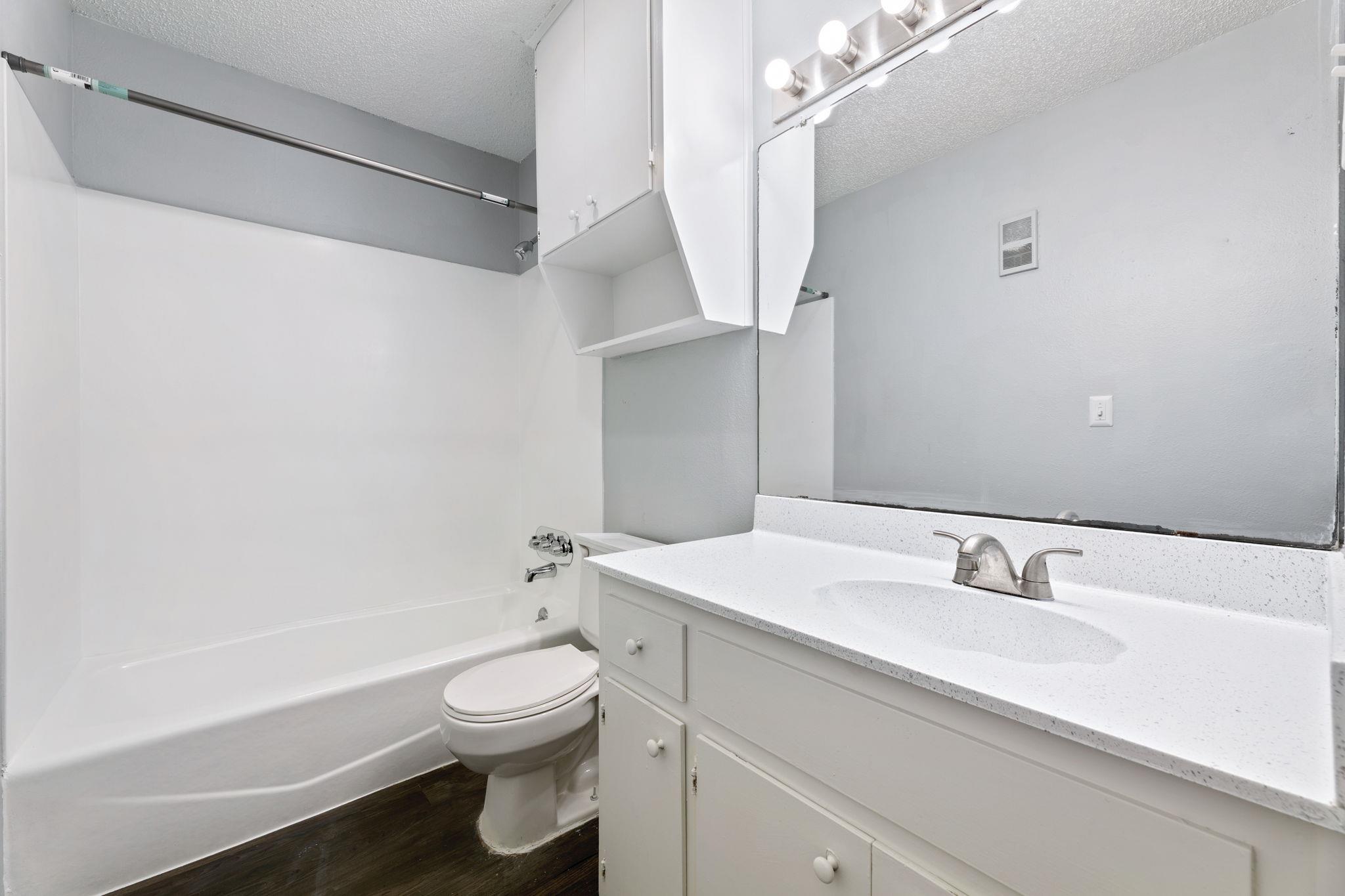 406 E 30th St # 204, Austin, TX 78705
