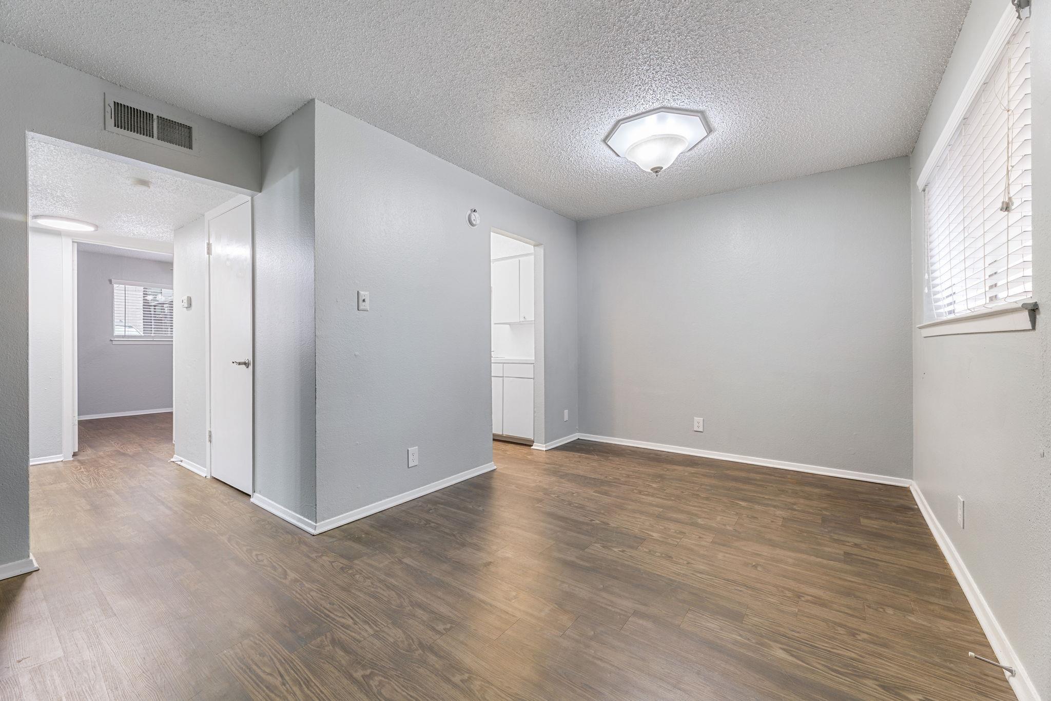 406 E 30th St # 204, Austin, TX 78705