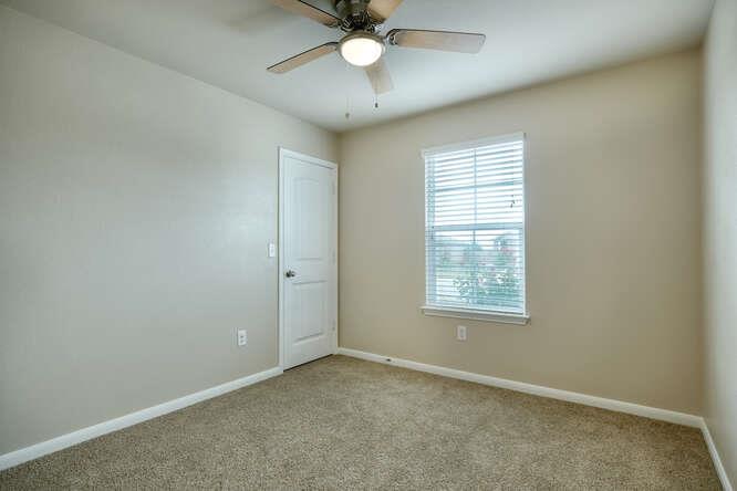 232 Voss, Kyle, TX 78640