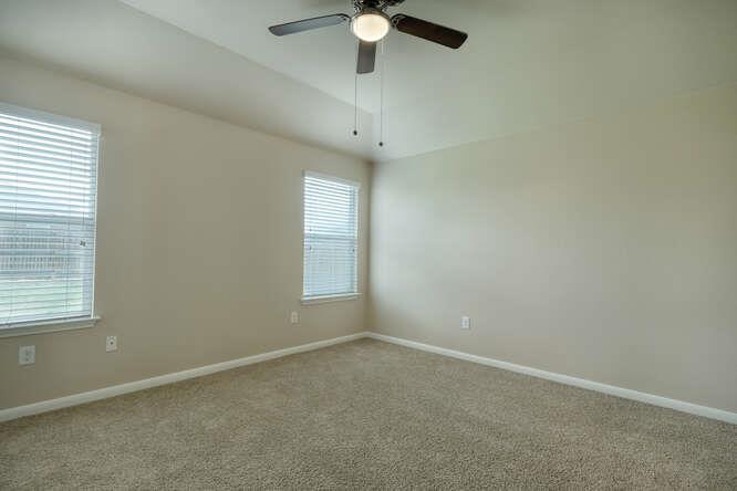 232 Voss, Kyle, TX 78640