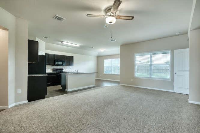 232 Voss, Kyle, TX 78640