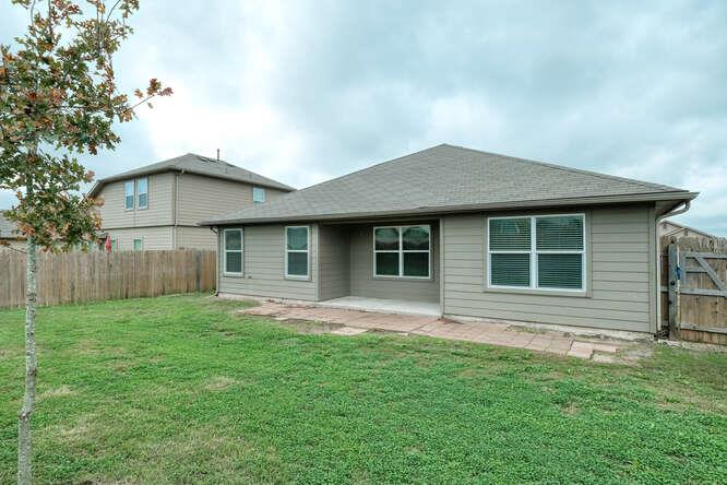 232 Voss, Kyle, TX 78640