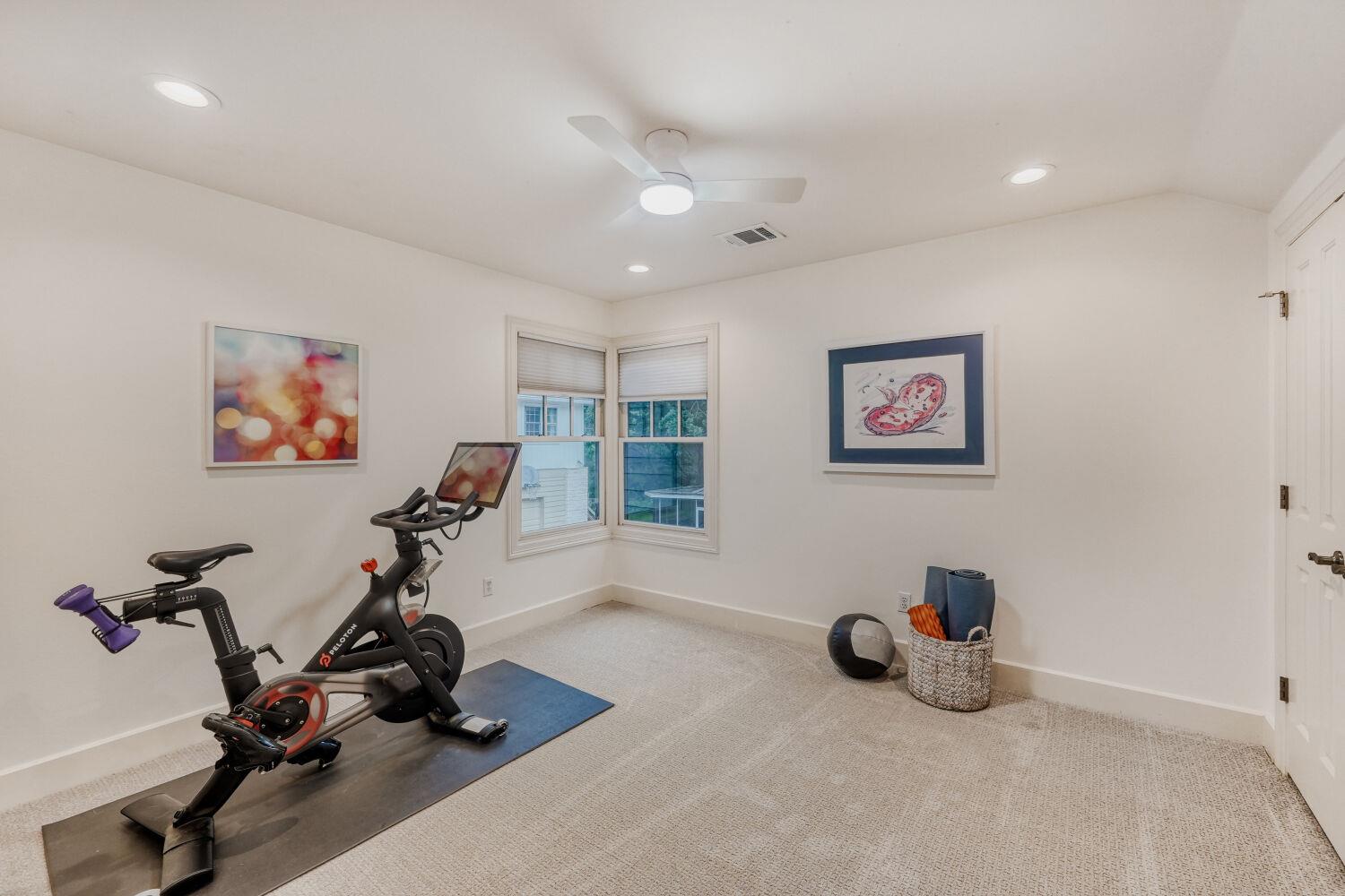 2101 Elton Ln, Austin, TX 78703
