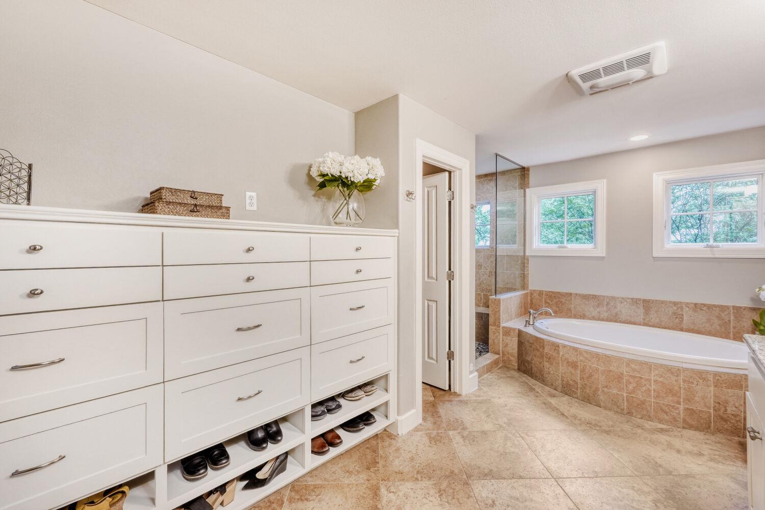 2101 Elton Ln, Austin, TX 78703