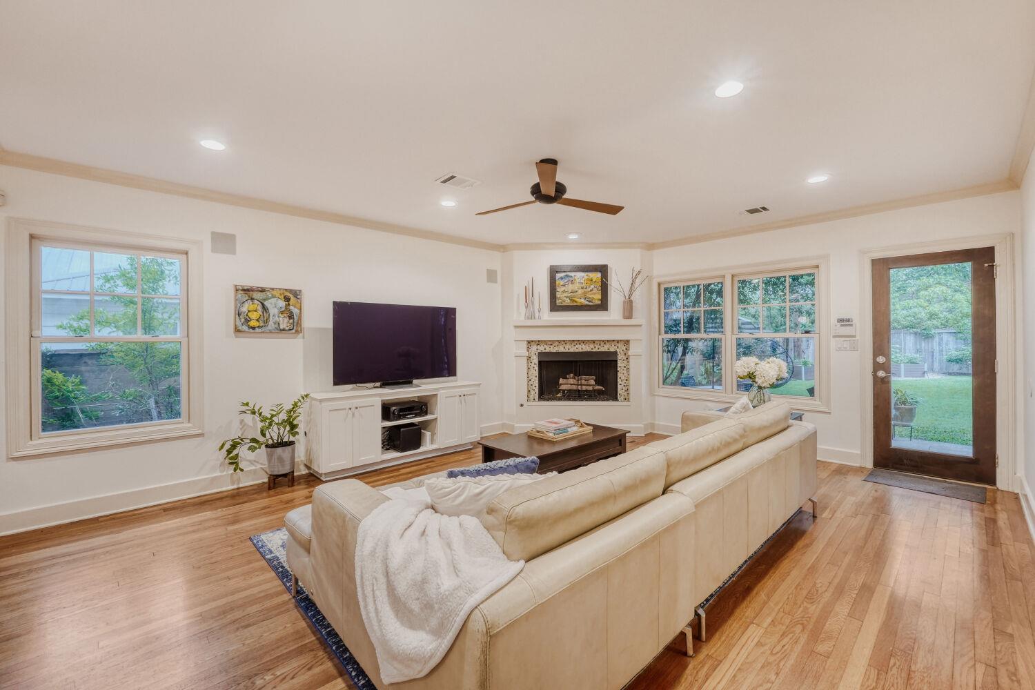 2101 Elton Ln, Austin, TX 78703