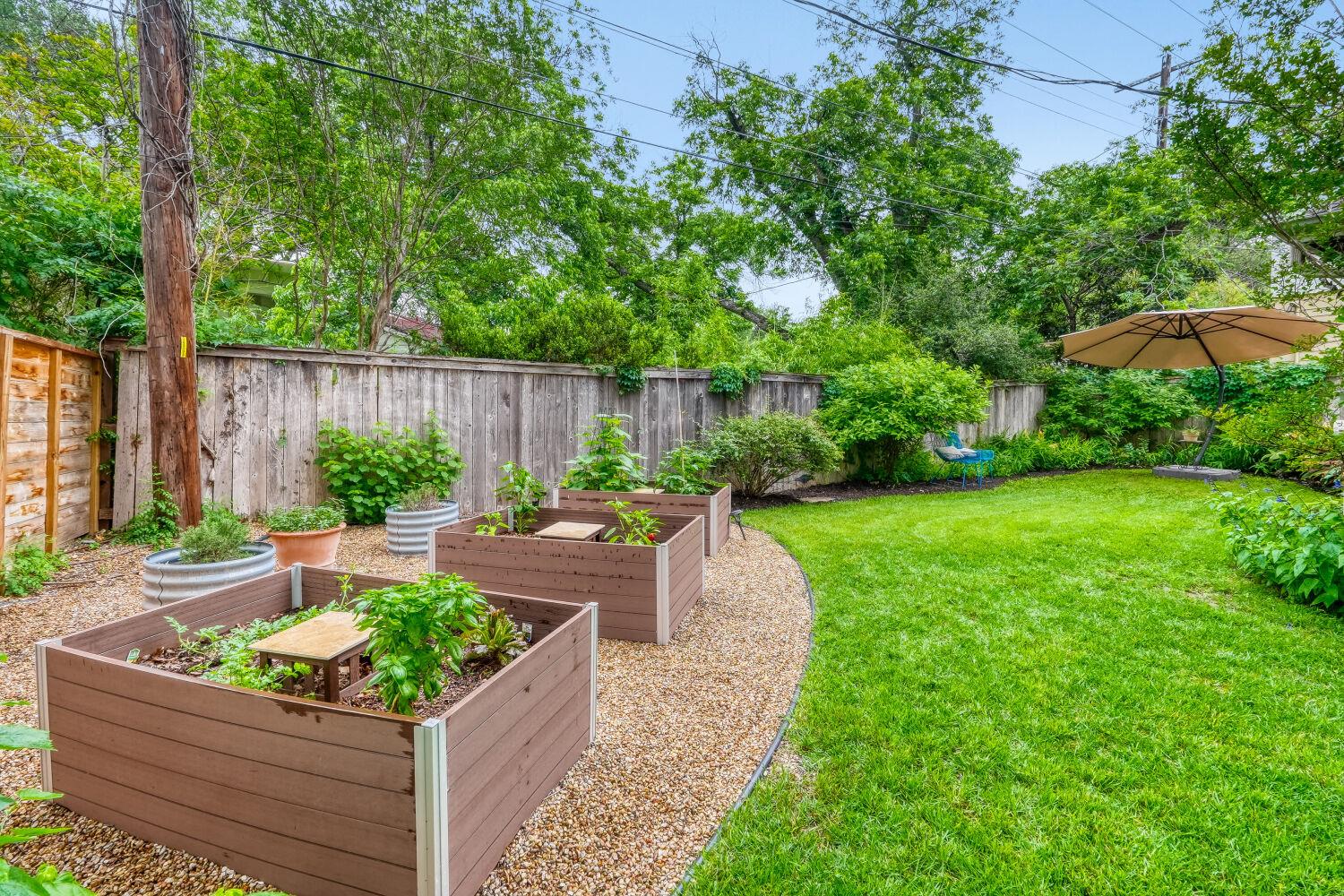 2101 Elton Ln, Austin, TX 78703