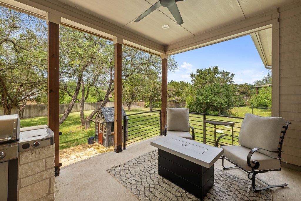 406 Strichen Dr, Spicewood, TX 78669