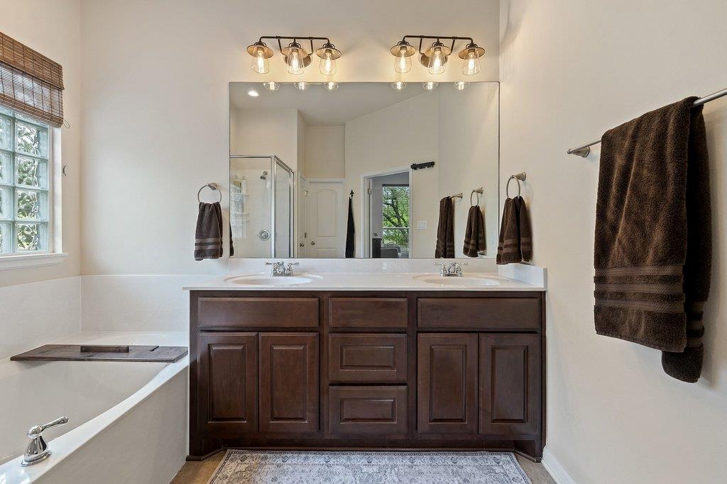 406 Strichen Dr, Spicewood, TX 78669