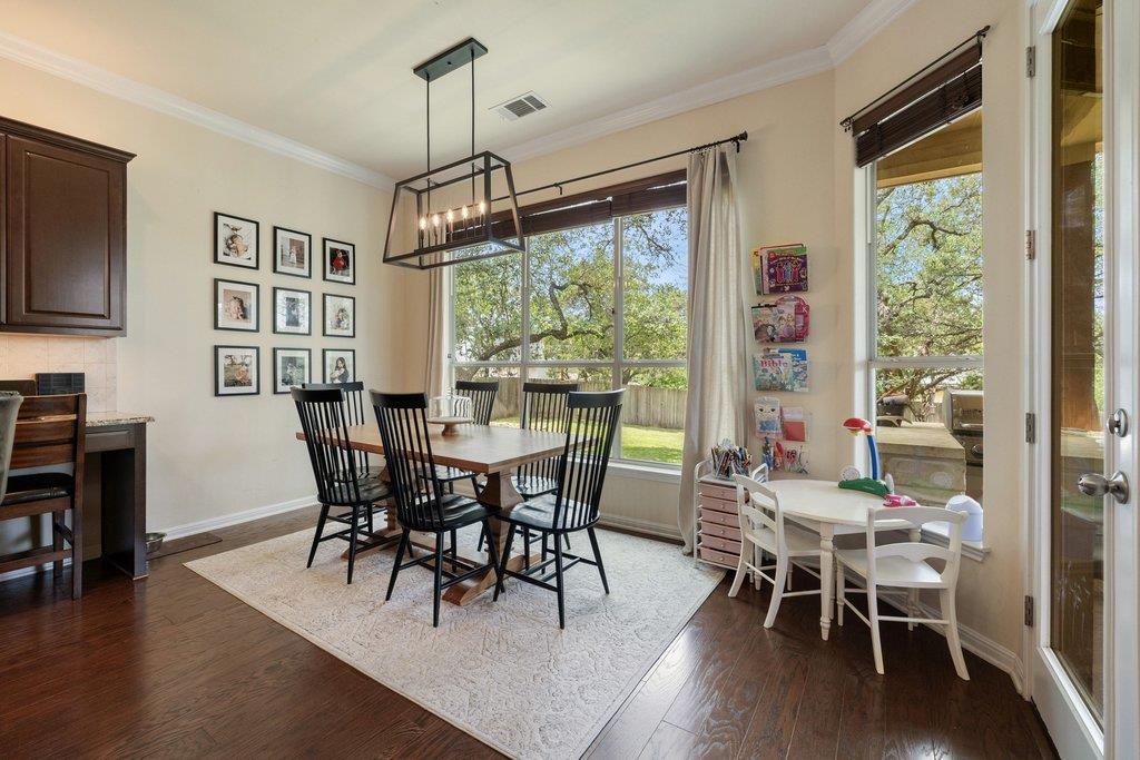 406 Strichen Dr, Spicewood, TX 78669