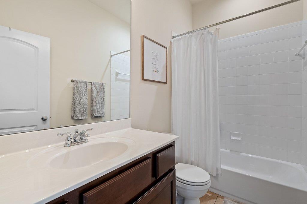 406 Strichen Dr, Spicewood, TX 78669