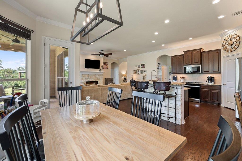 406 Strichen Dr, Spicewood, TX 78669