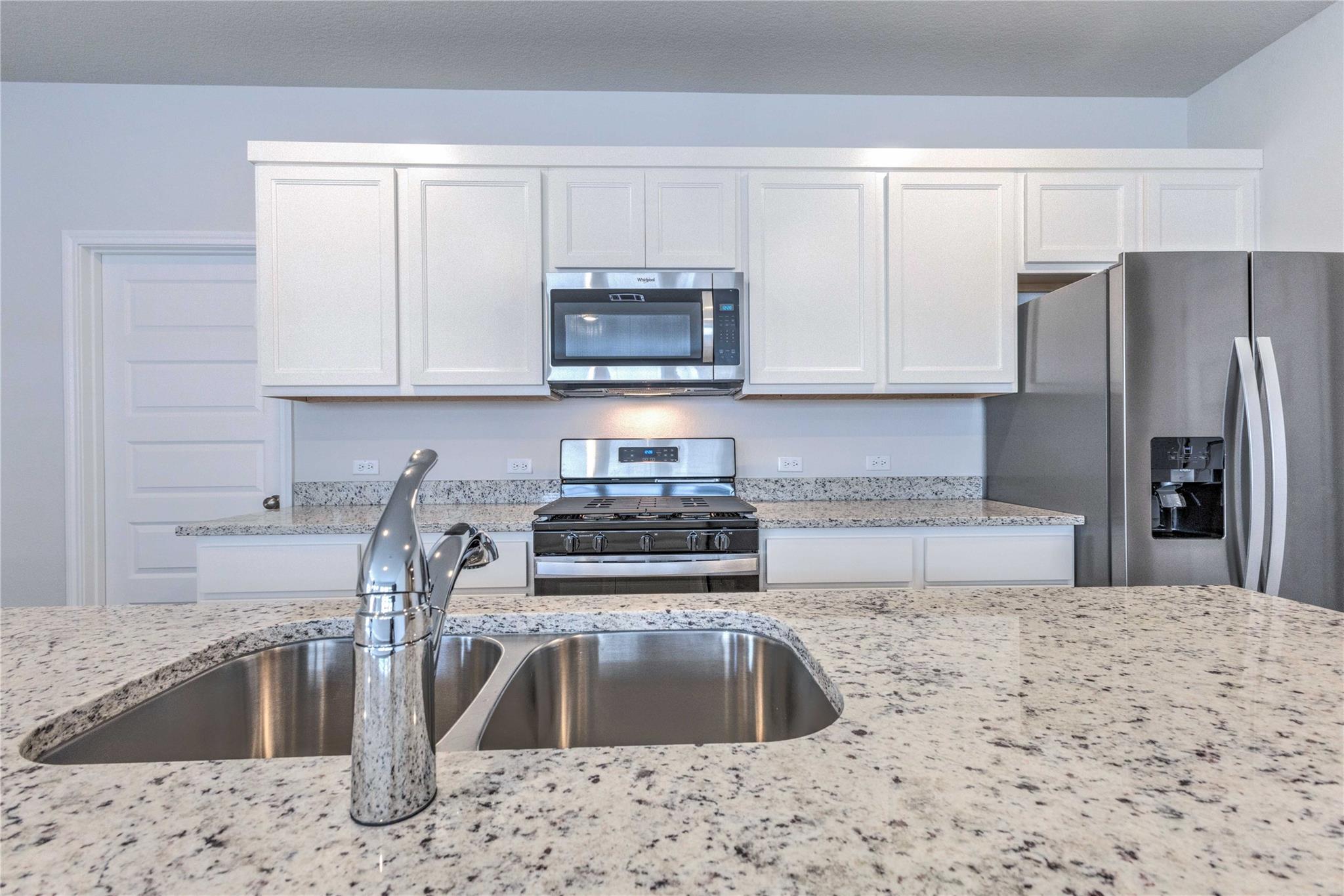 2425 Oscar Eli Pl, Round Rock, TX 78665