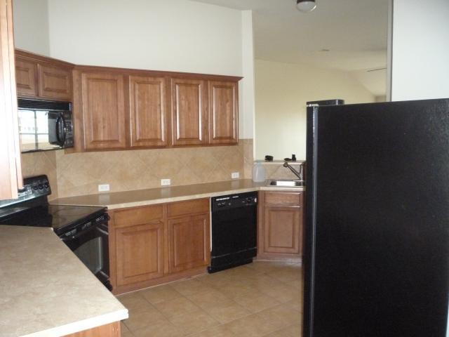 102 Aguilar Dr, Hutto, TX 78634