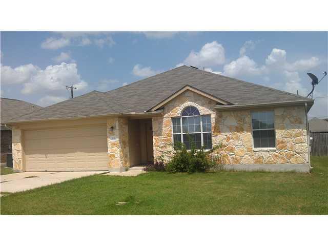 102 Aguilar Dr, Hutto, TX 78634