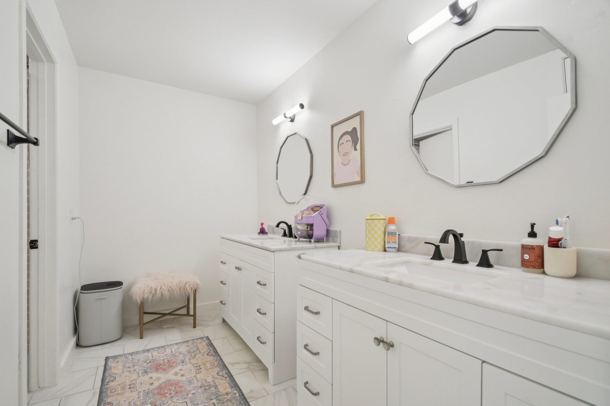 730 Vanguard St, Lakeway, TX 78734