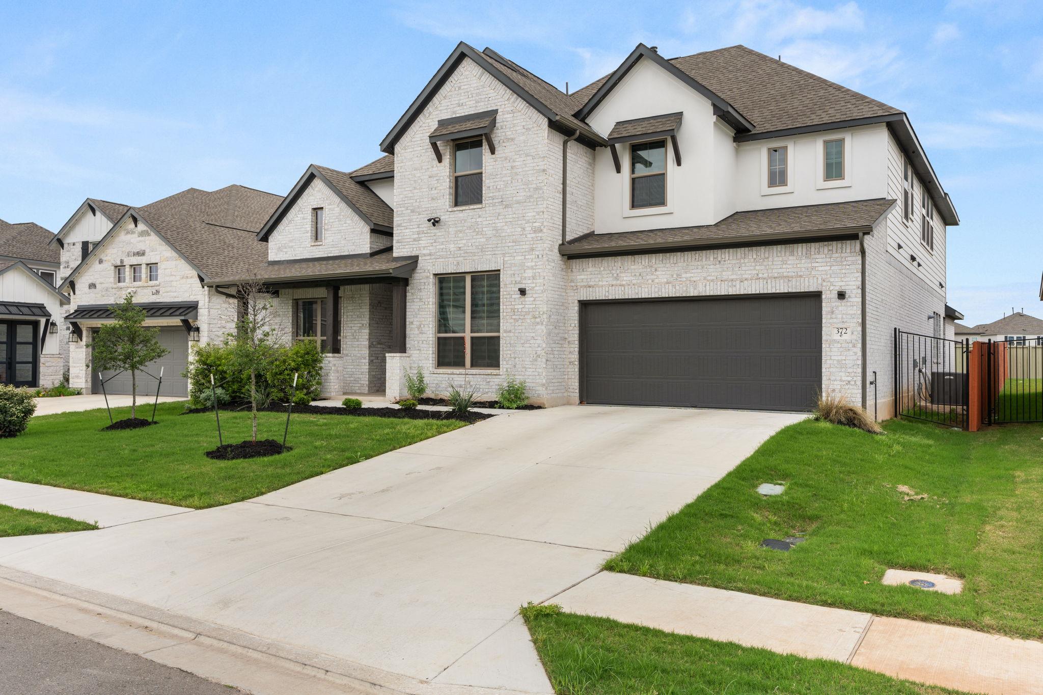 372 Hollister Dr, Liberty Hill, TX 78642