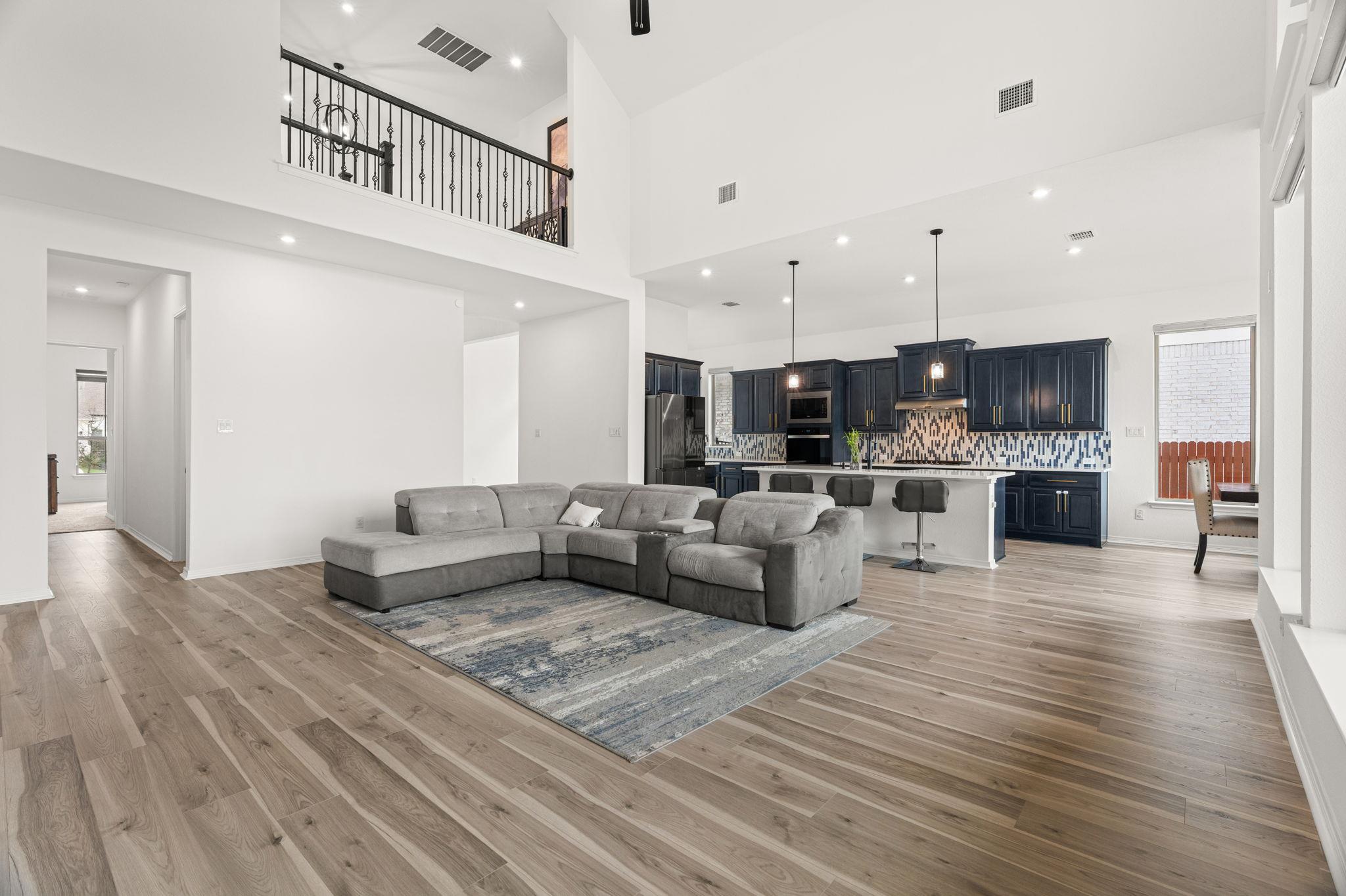 372 Hollister Dr, Liberty Hill, TX 78642