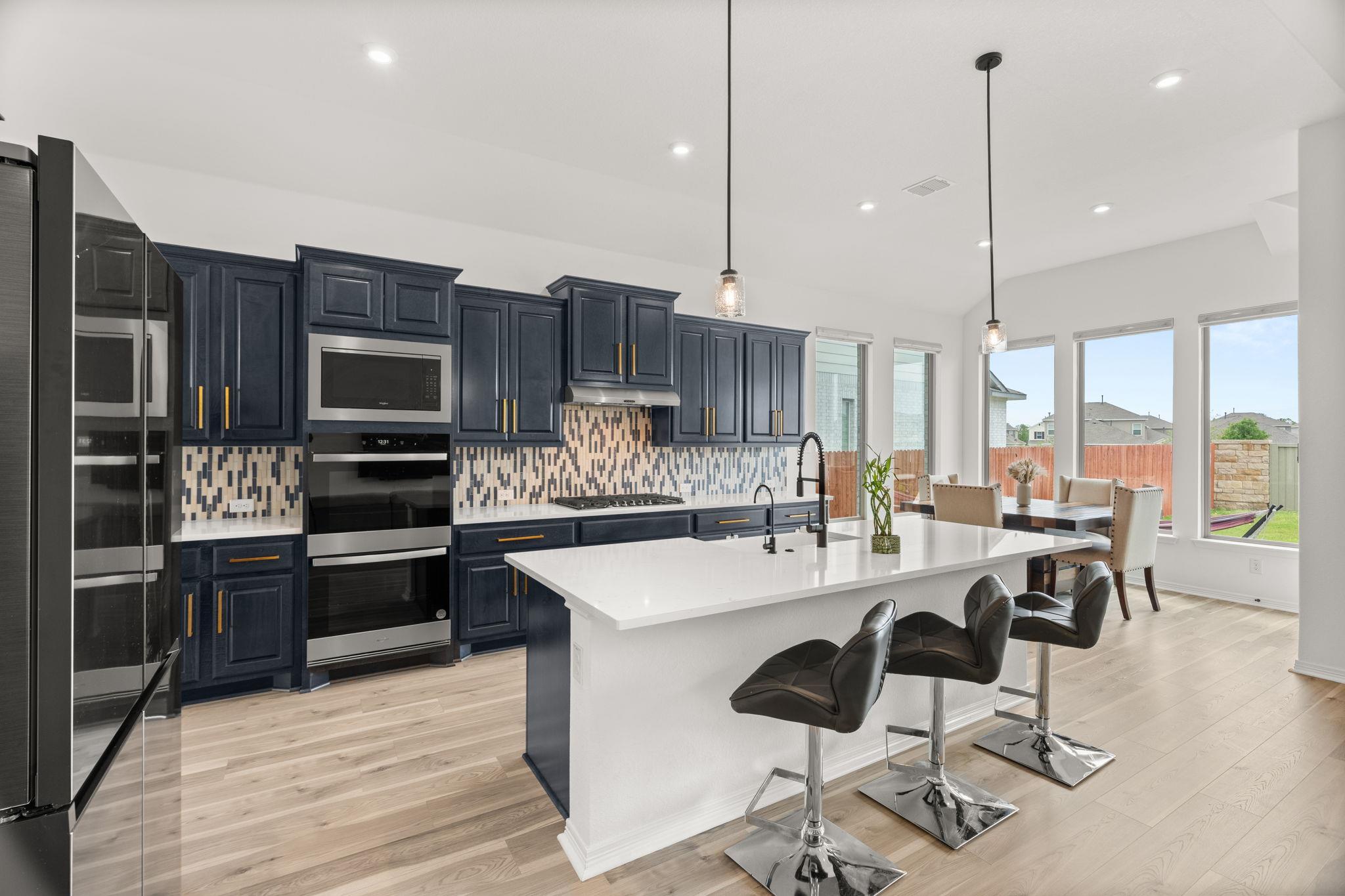 372 Hollister Dr, Liberty Hill, TX 78642