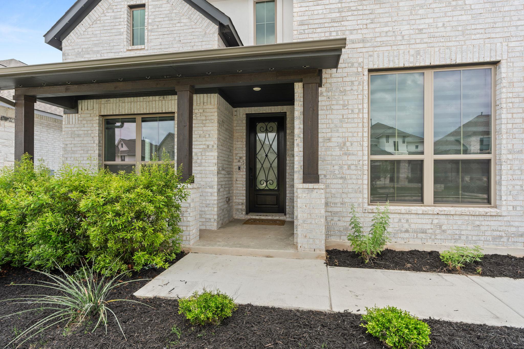 372 Hollister Dr, Liberty Hill, TX 78642