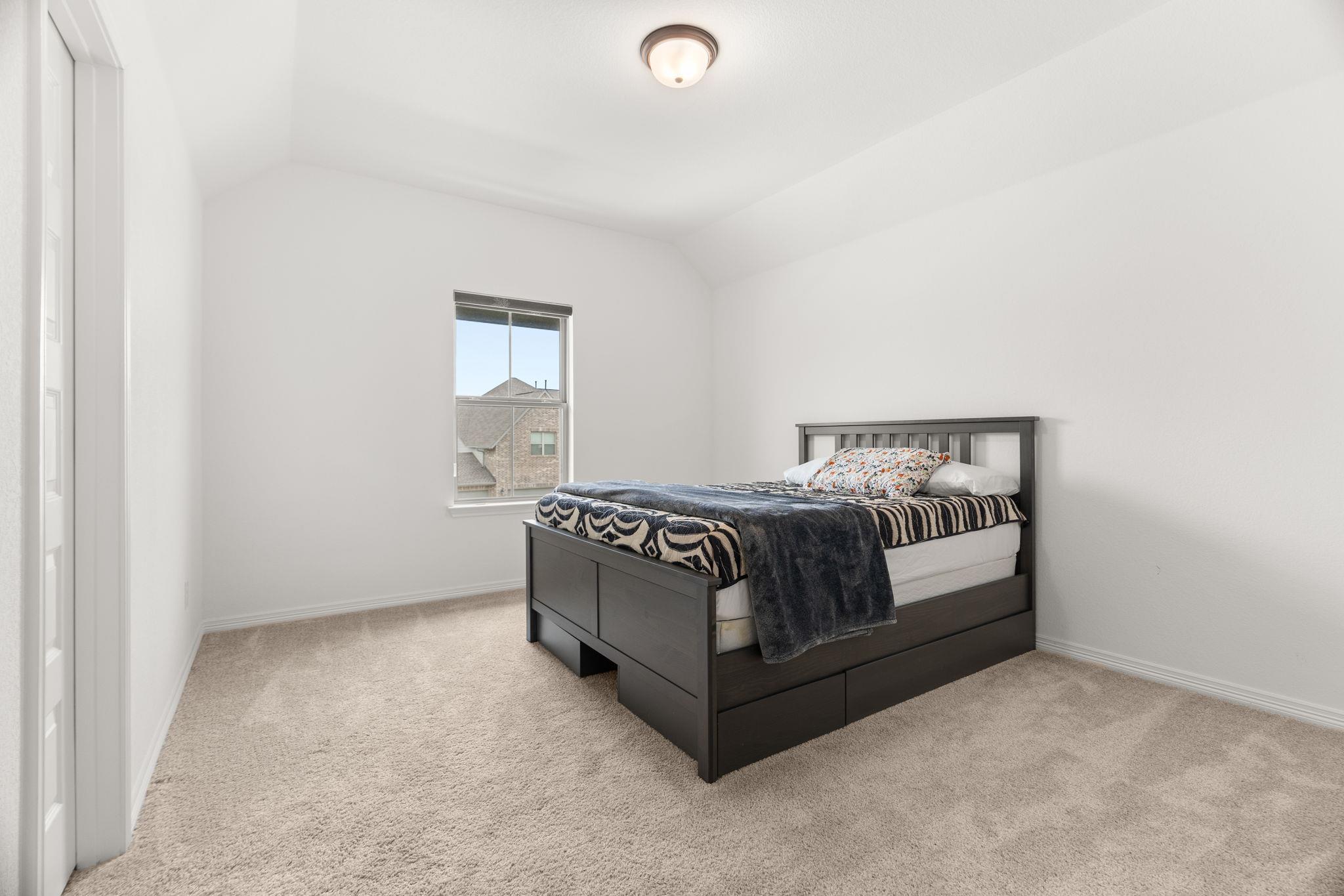 372 Hollister Dr, Liberty Hill, TX 78642