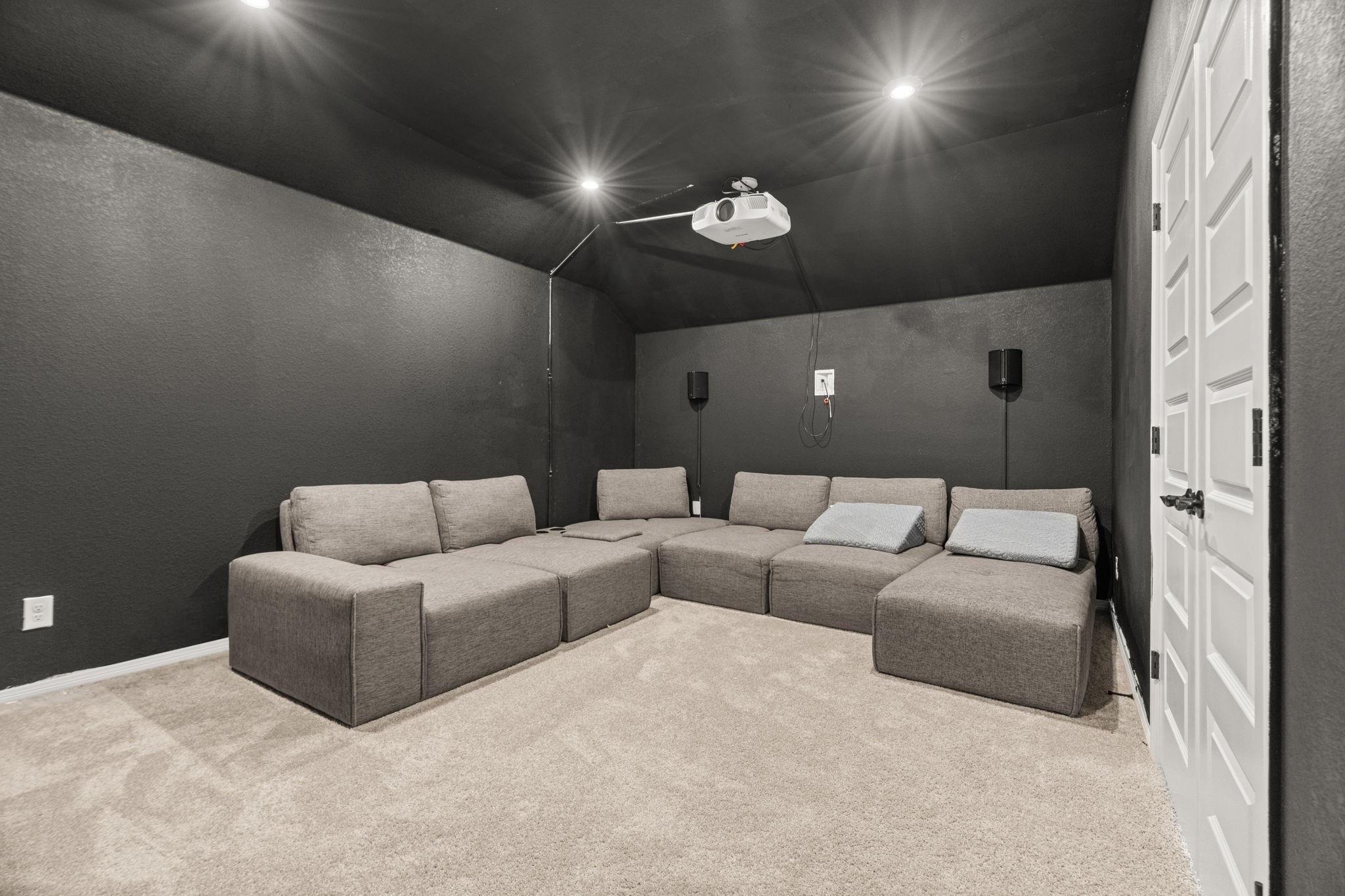 372 Hollister Dr, Liberty Hill, TX 78642