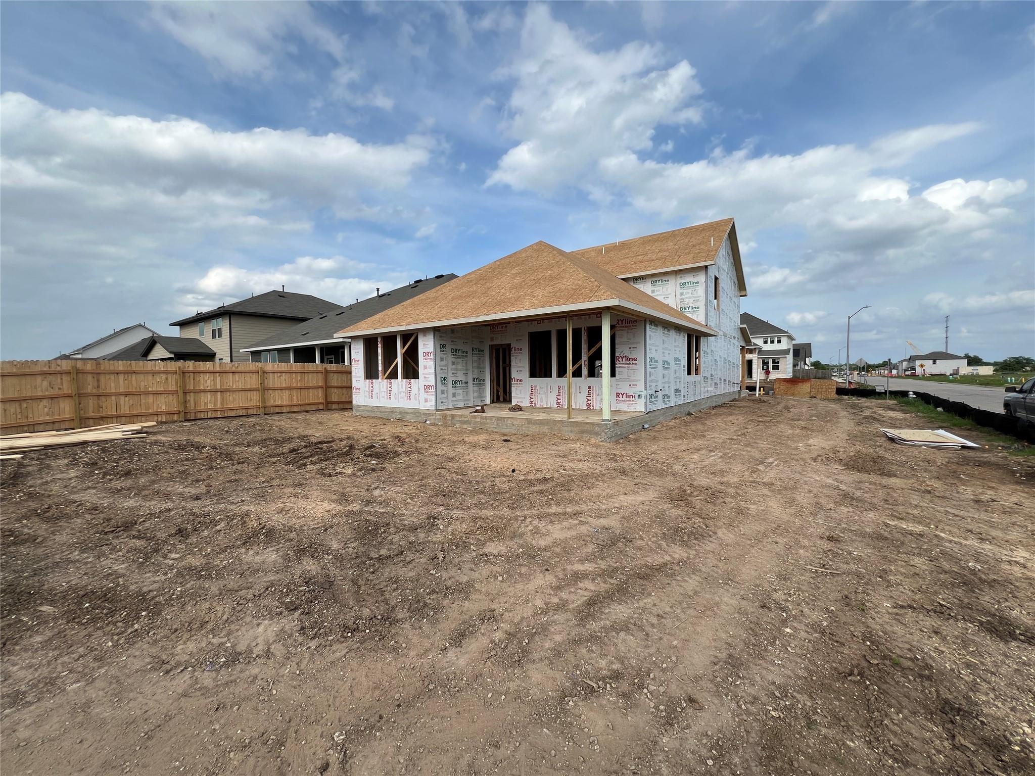 332 Willow Heights Dr, Hutto, TX 78634