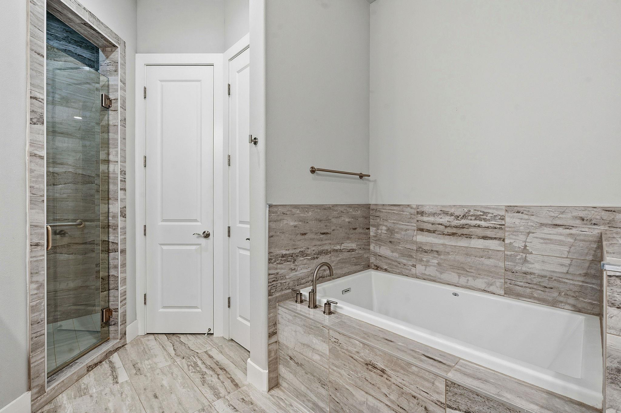 8200 Southwest Pkwy # 302, Austin, TX 78735