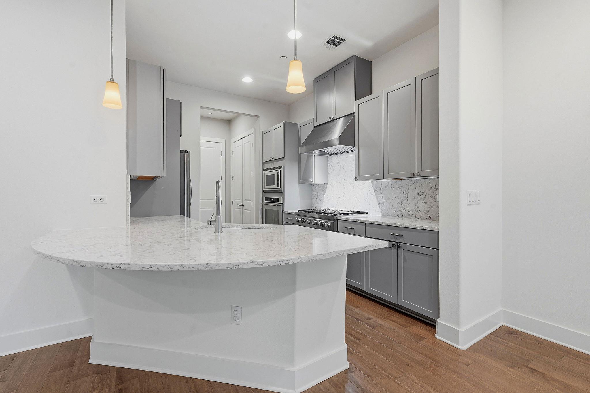 8200 Southwest Pkwy # 302, Austin, TX 78735