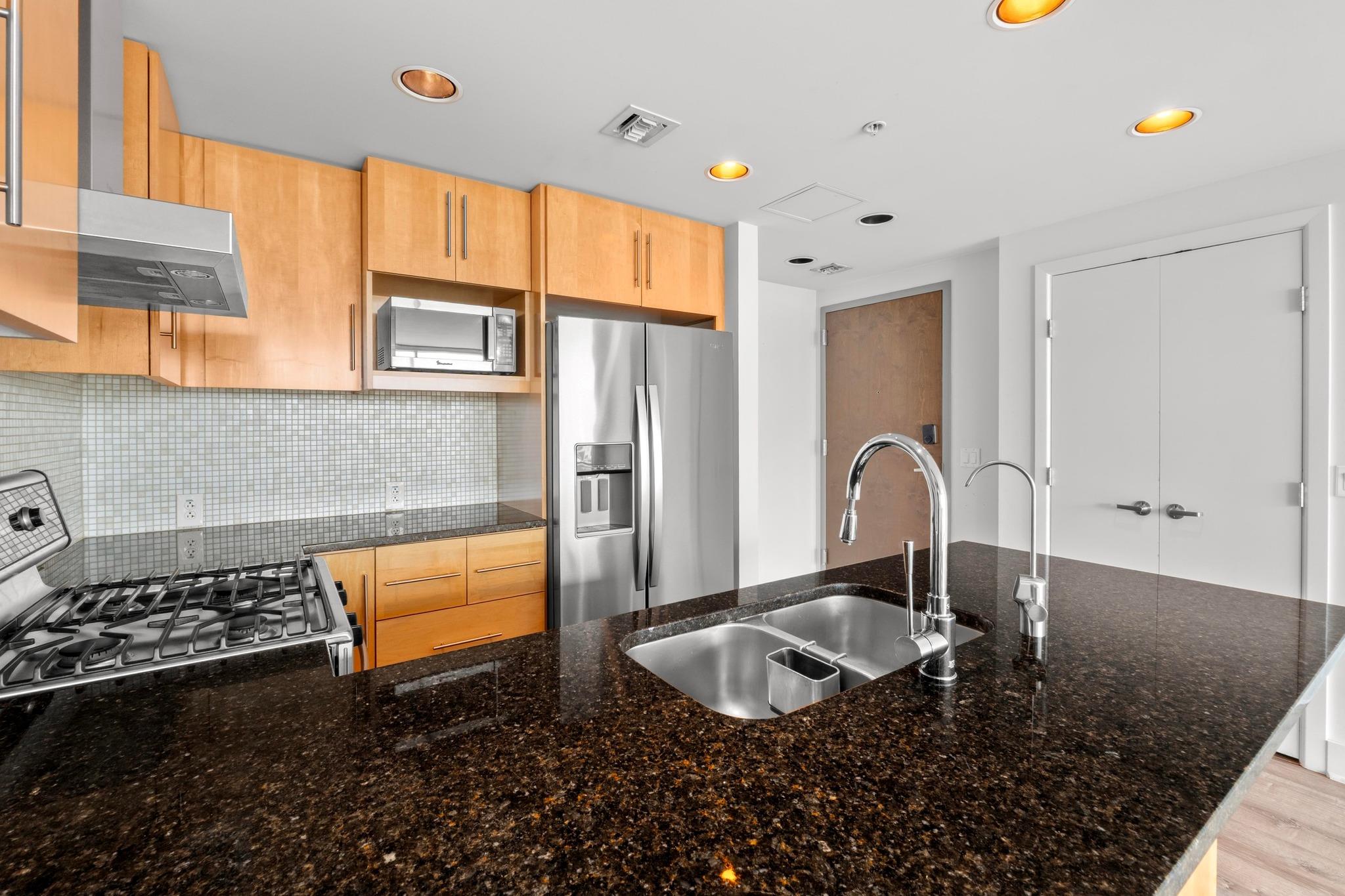 300 Bowie St # 1208, Austin, TX 78703