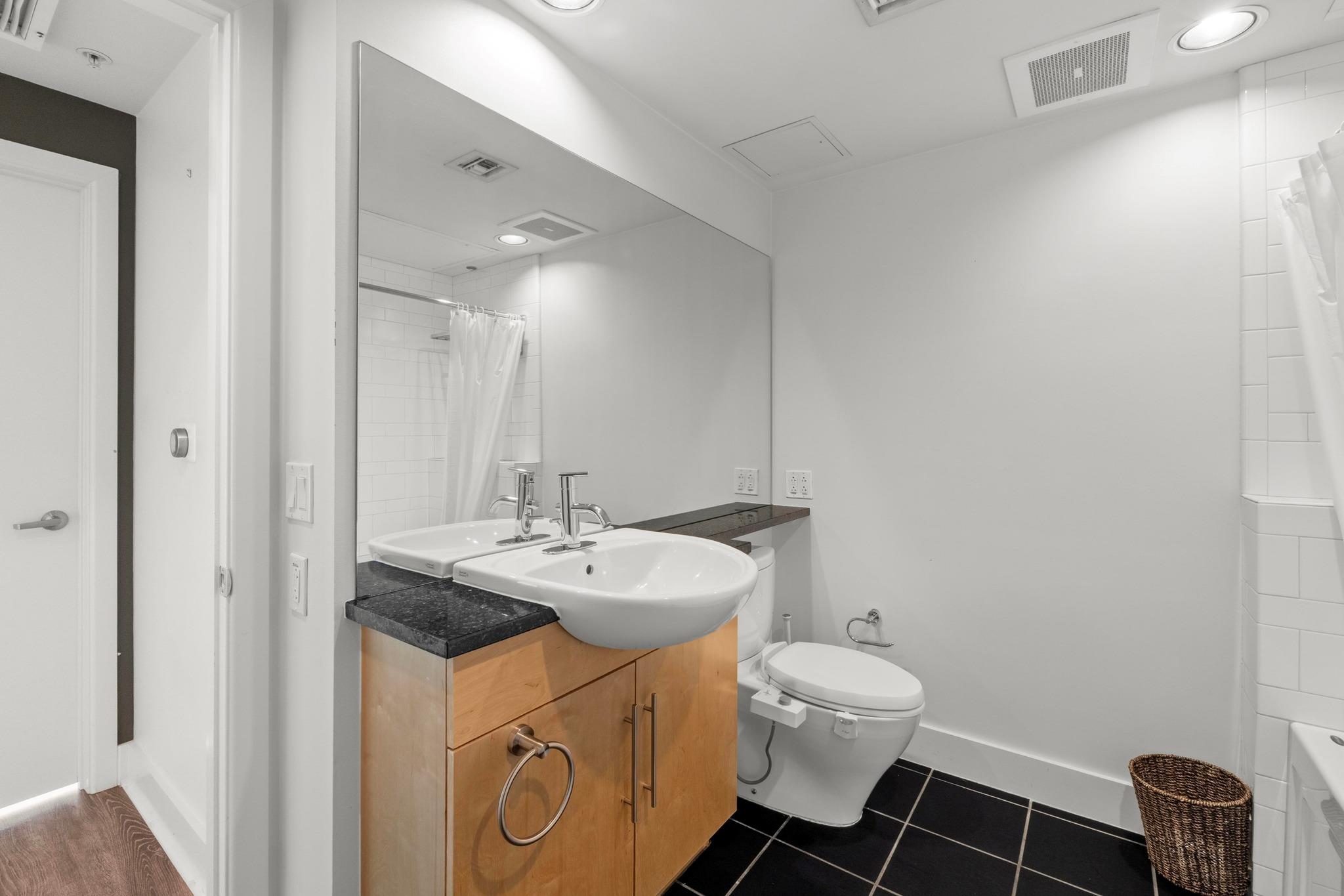 300 Bowie St # 1208, Austin, TX 78703