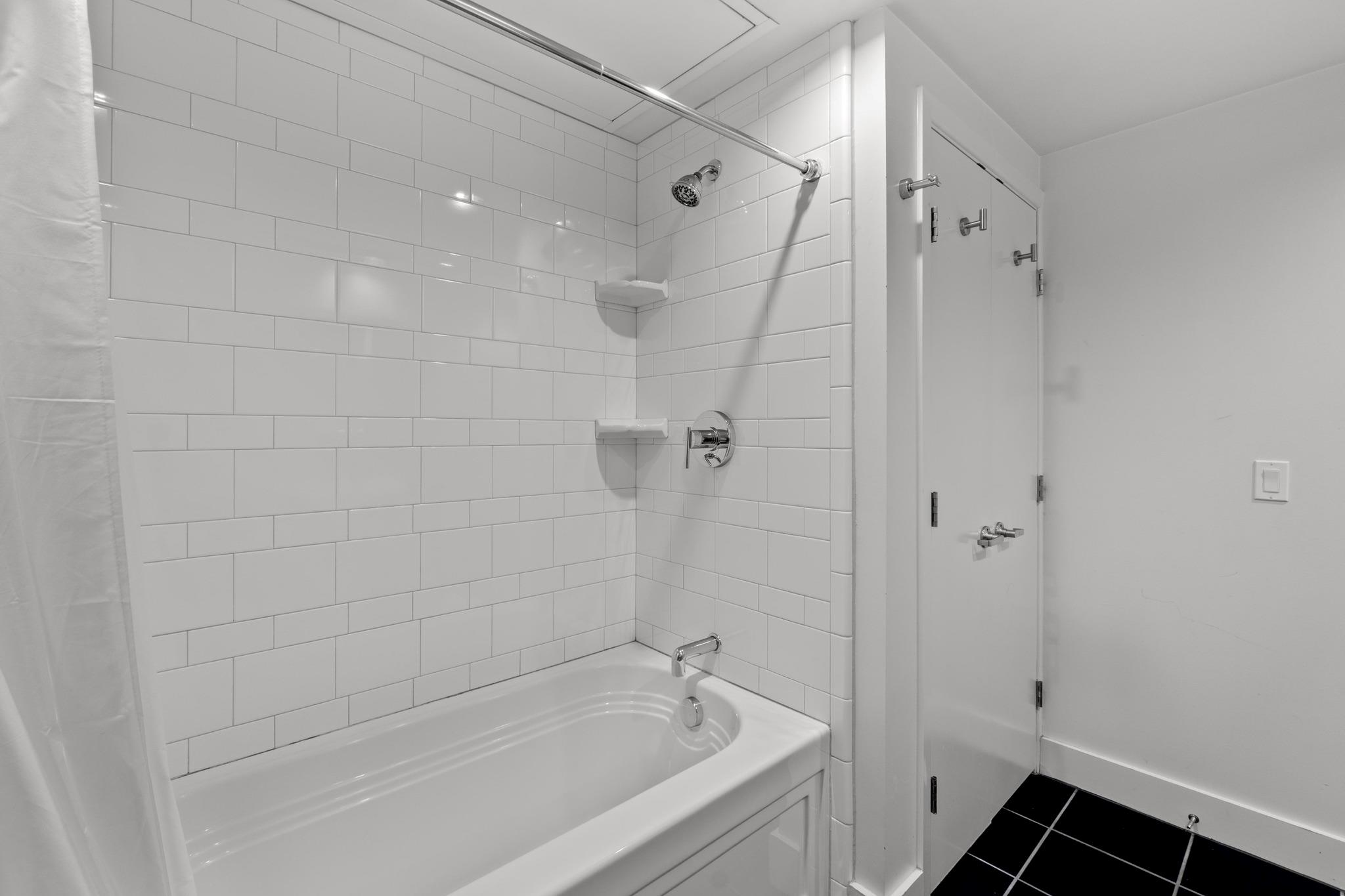 300 Bowie St # 1208, Austin, TX 78703