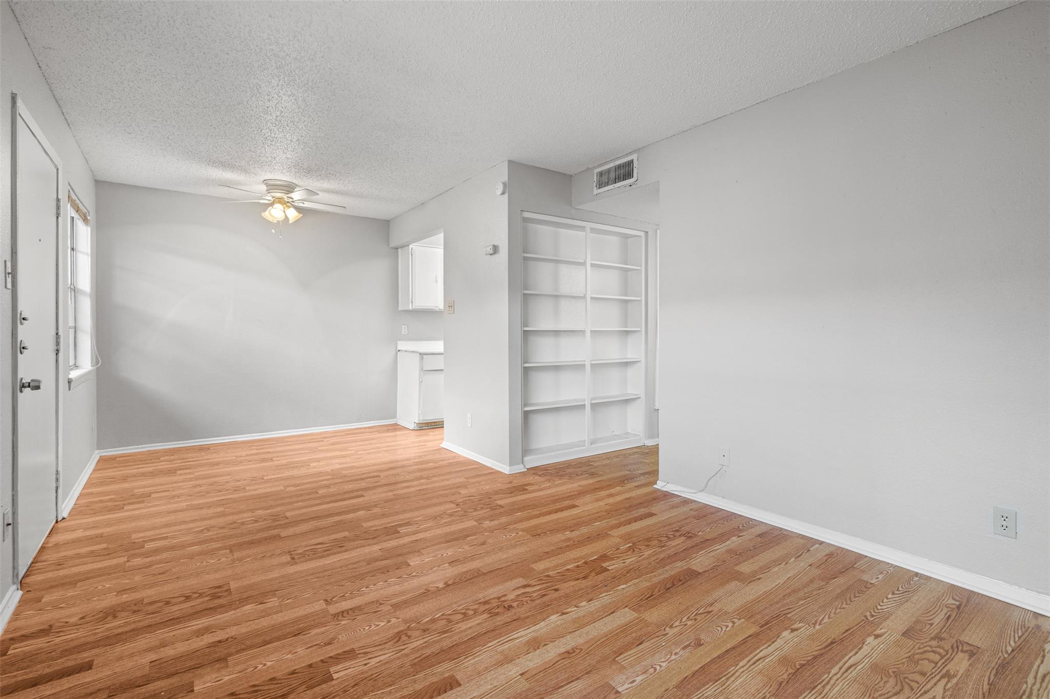 307 E 31 St # 206, Austin, TX 78705