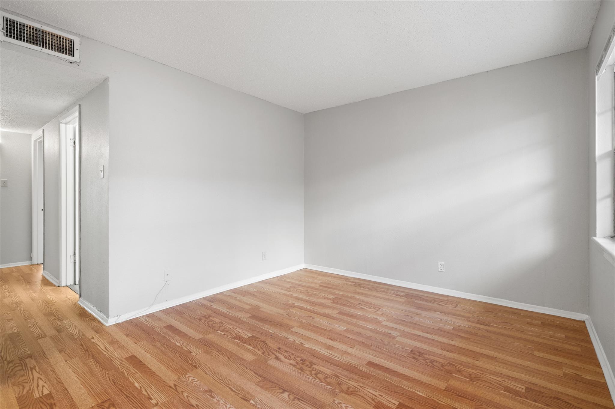 307 E 31 St # 206, Austin, TX 78705