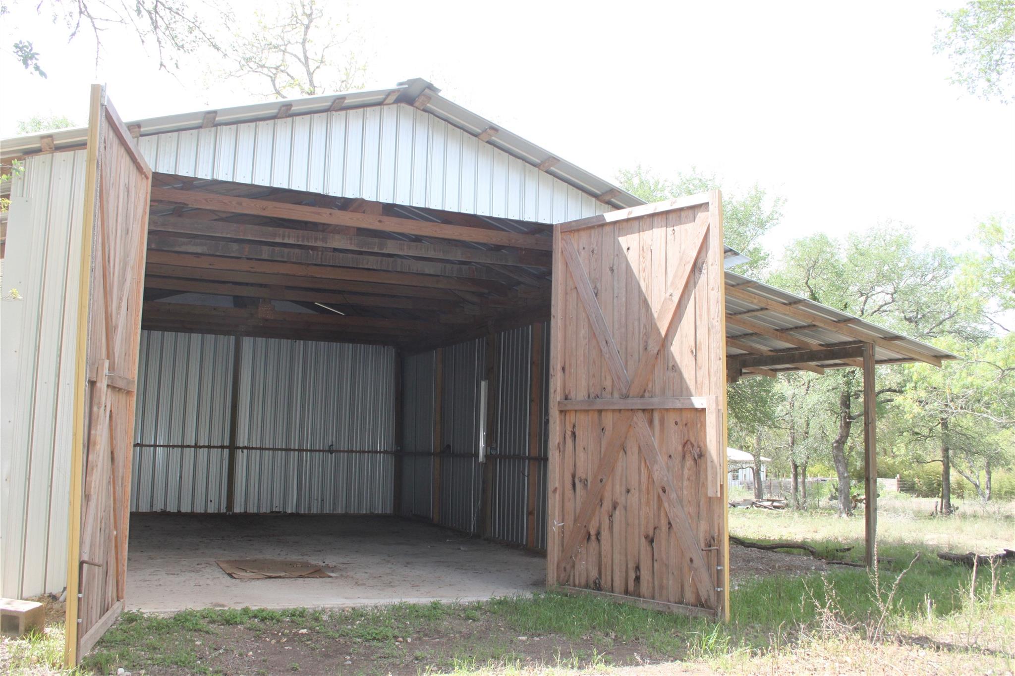 936 Fm 1185, Lockhart, TX 78644