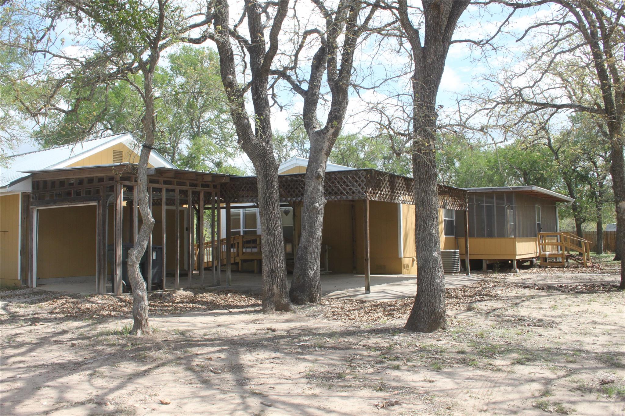 936 Fm 1185, Lockhart, TX 78644