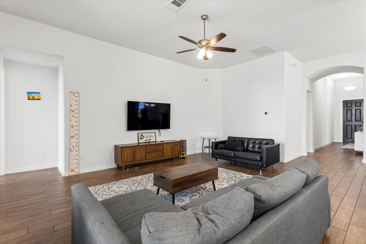 849 Whitetail Dr, Round Rock, TX 78681