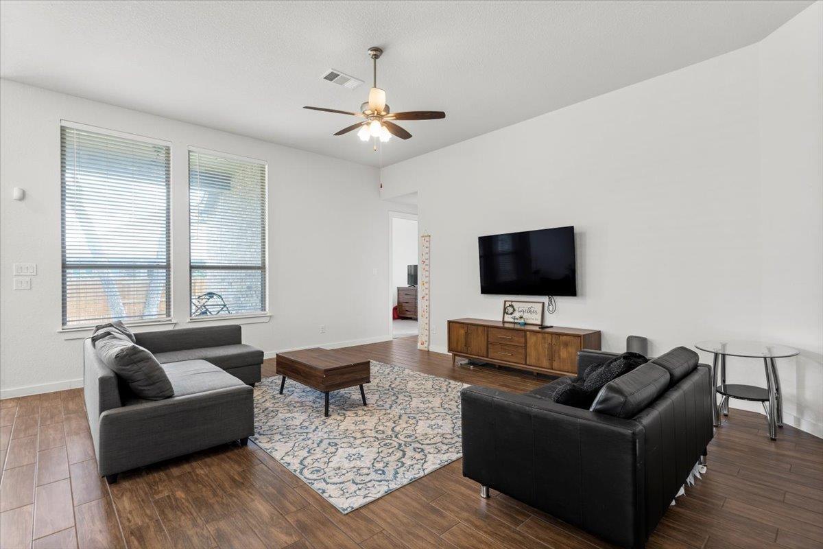 849 Whitetail Dr, Round Rock, TX 78681