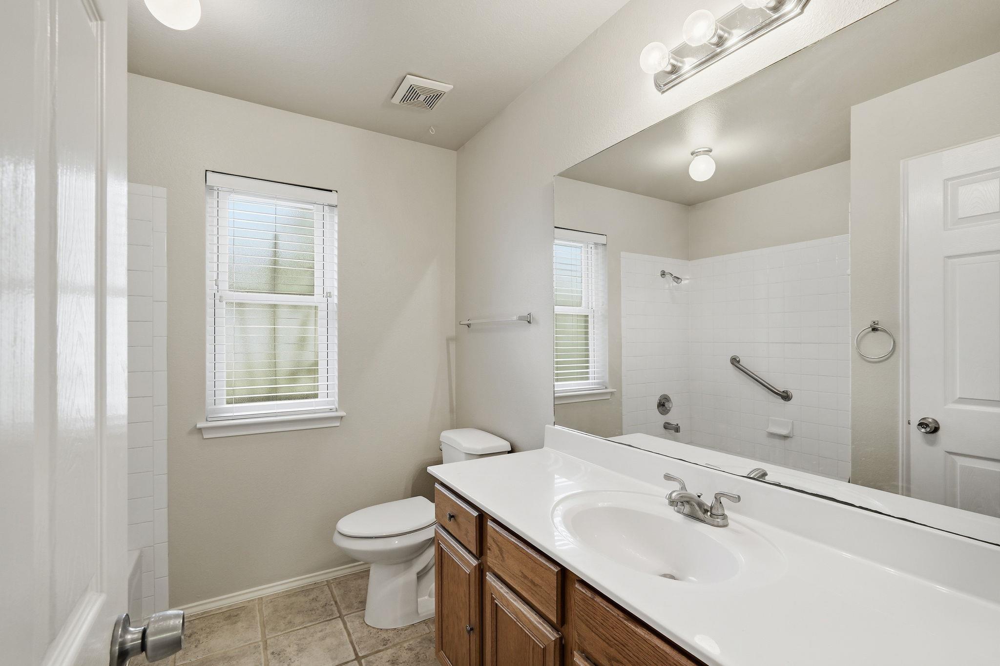 215 Rio Vista Dr, Georgetown, TX 78626