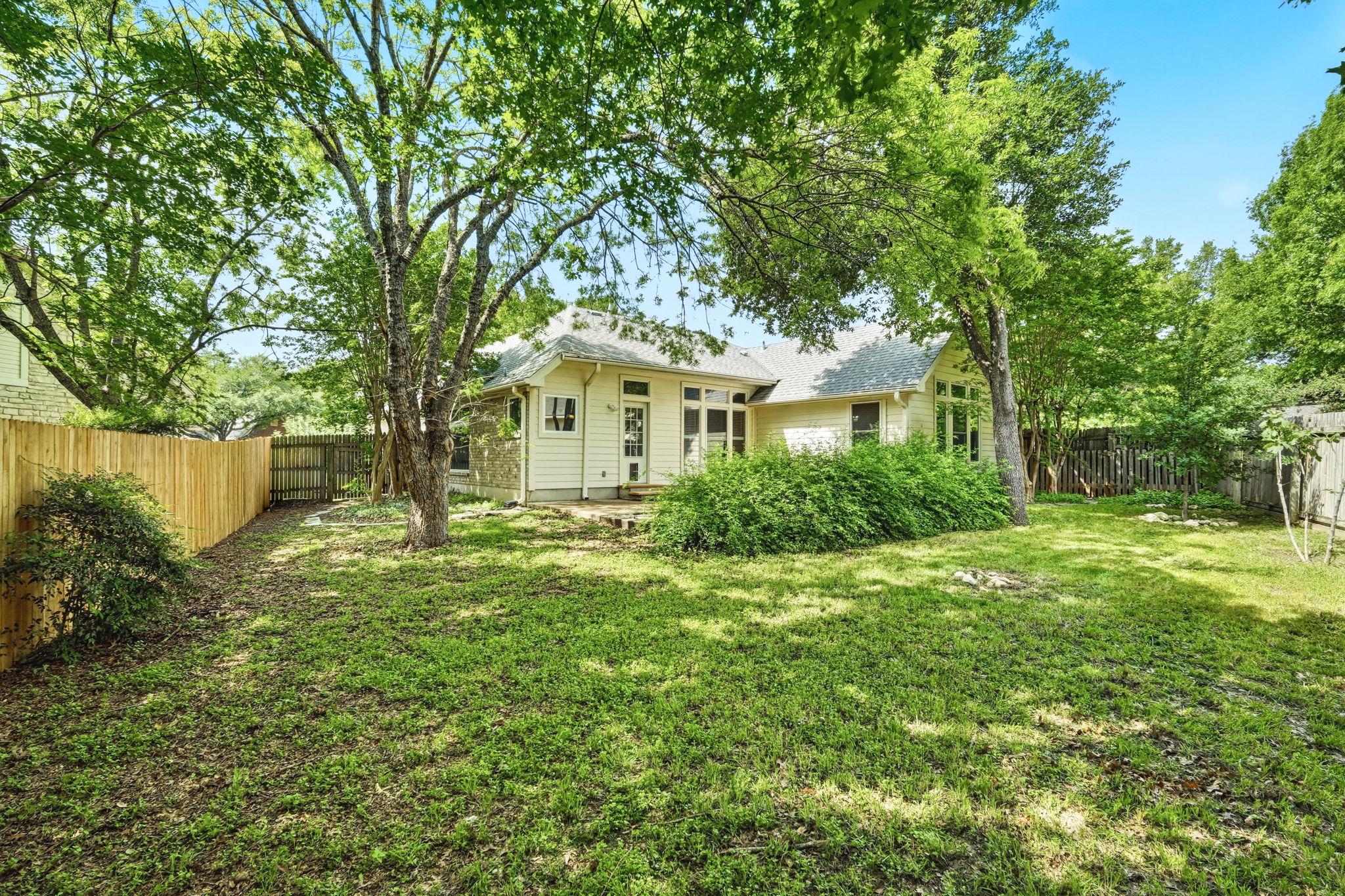 215 Rio Vista Dr, Georgetown, TX 78626