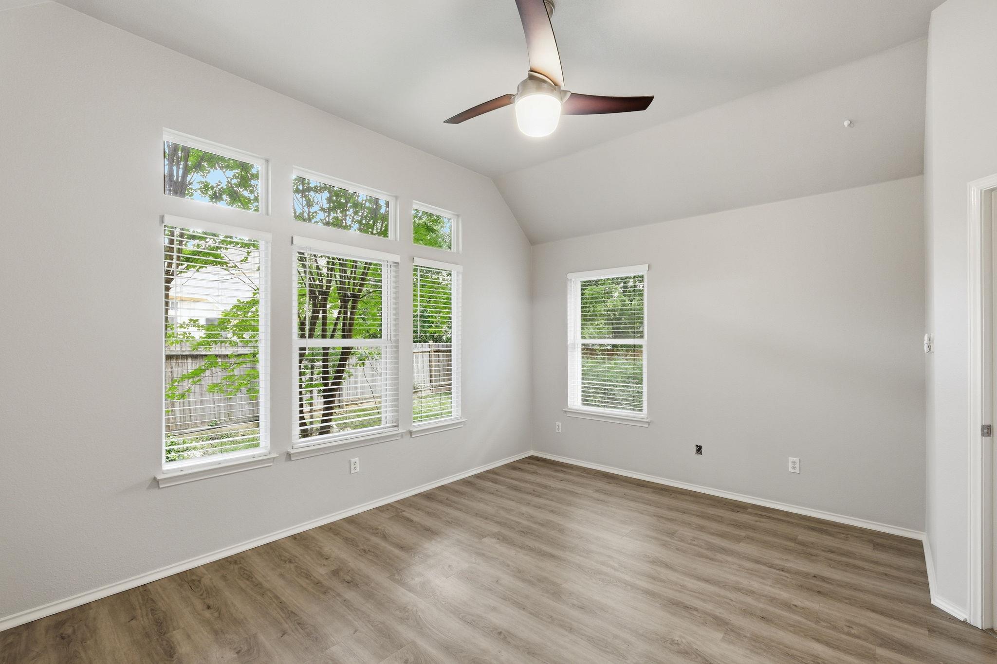 215 Rio Vista Dr, Georgetown, TX 78626