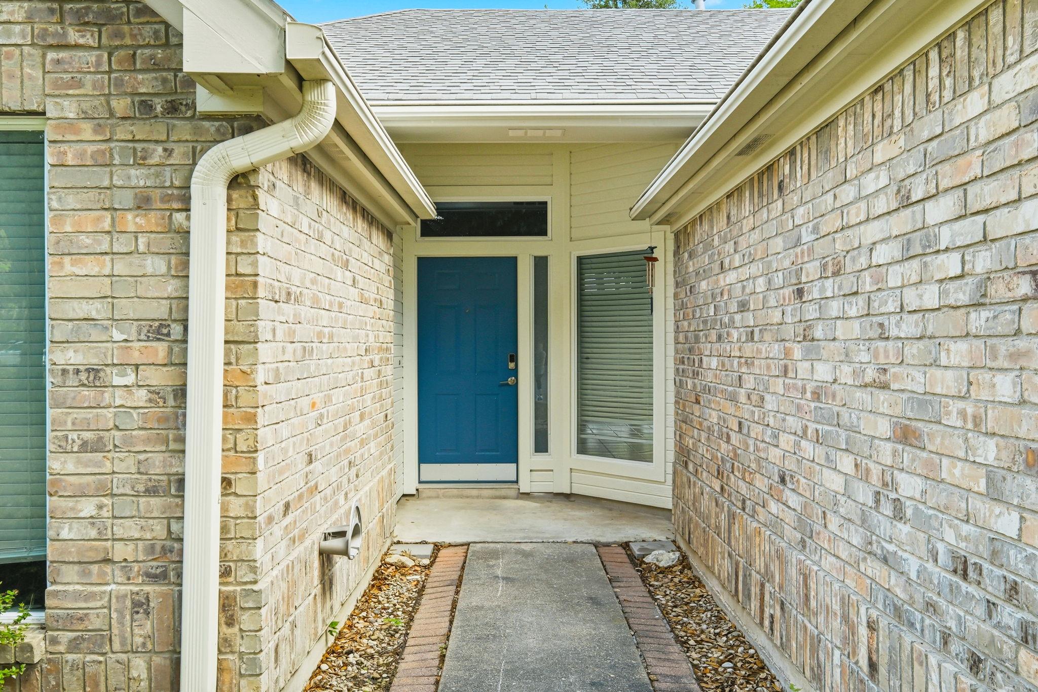 215 Rio Vista Dr, Georgetown, TX 78626