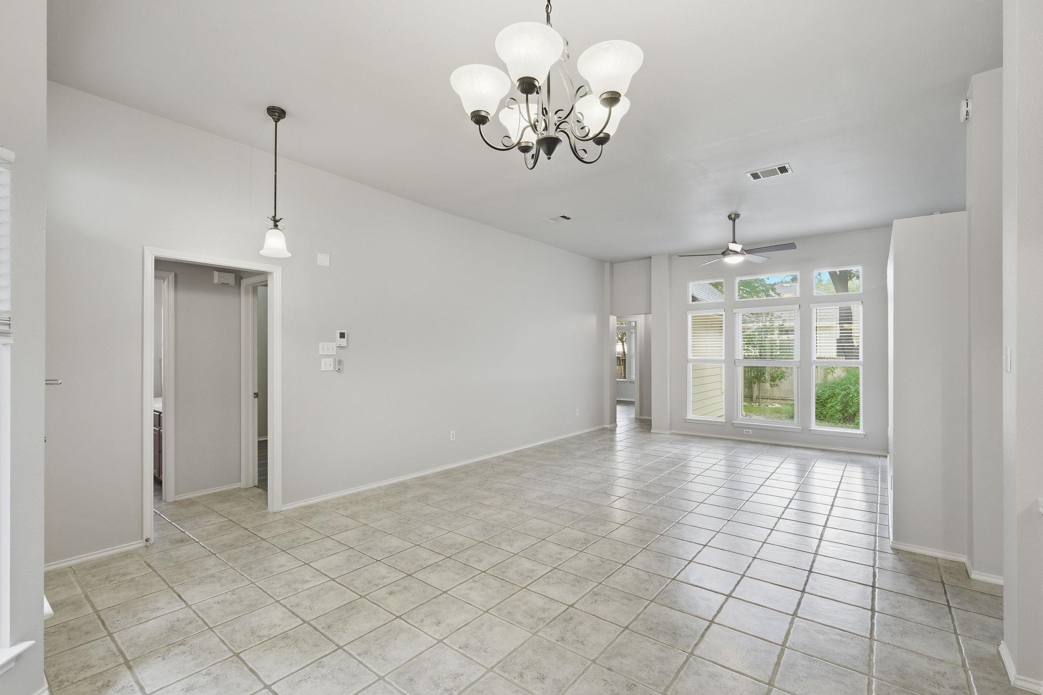 215 Rio Vista Dr, Georgetown, TX 78626