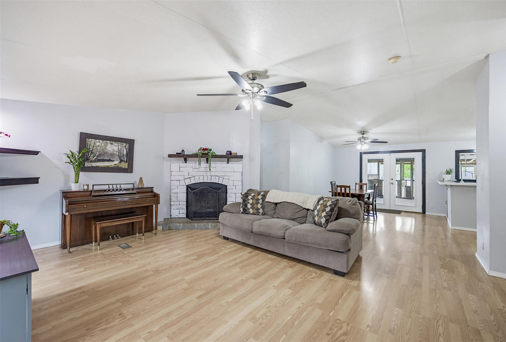 501 Turkey Tree Trl, Seguin, TX 78155