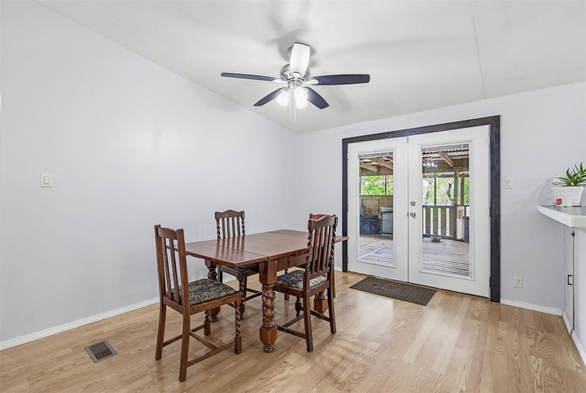 501 Turkey Tree Trl, Seguin, TX 78155