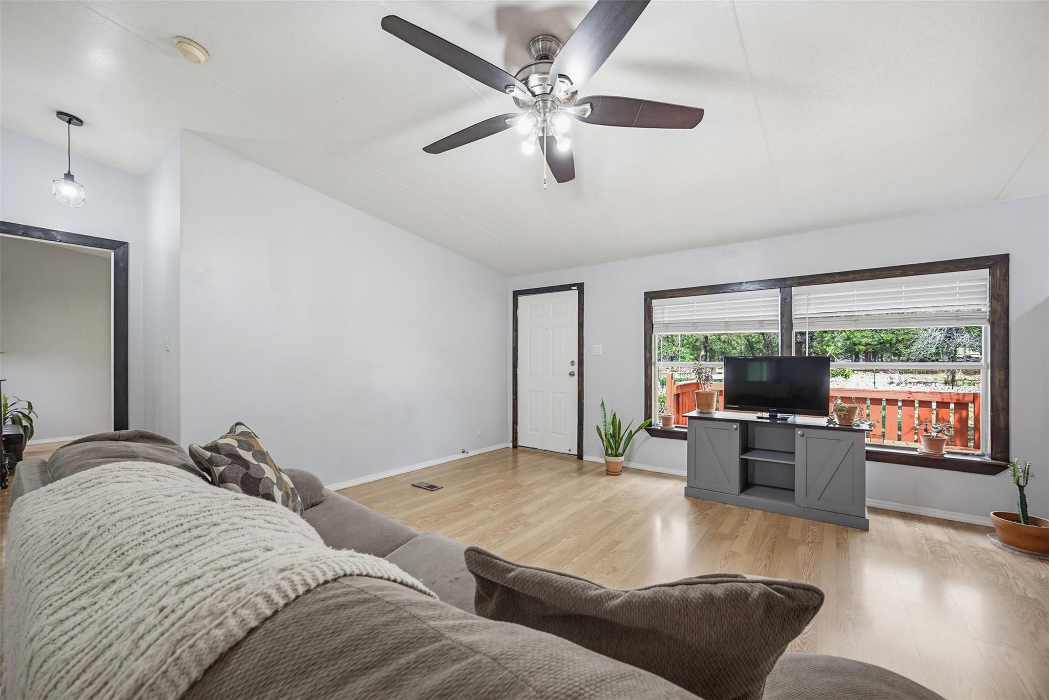 501 Turkey Tree Trl, Seguin, TX 78155
