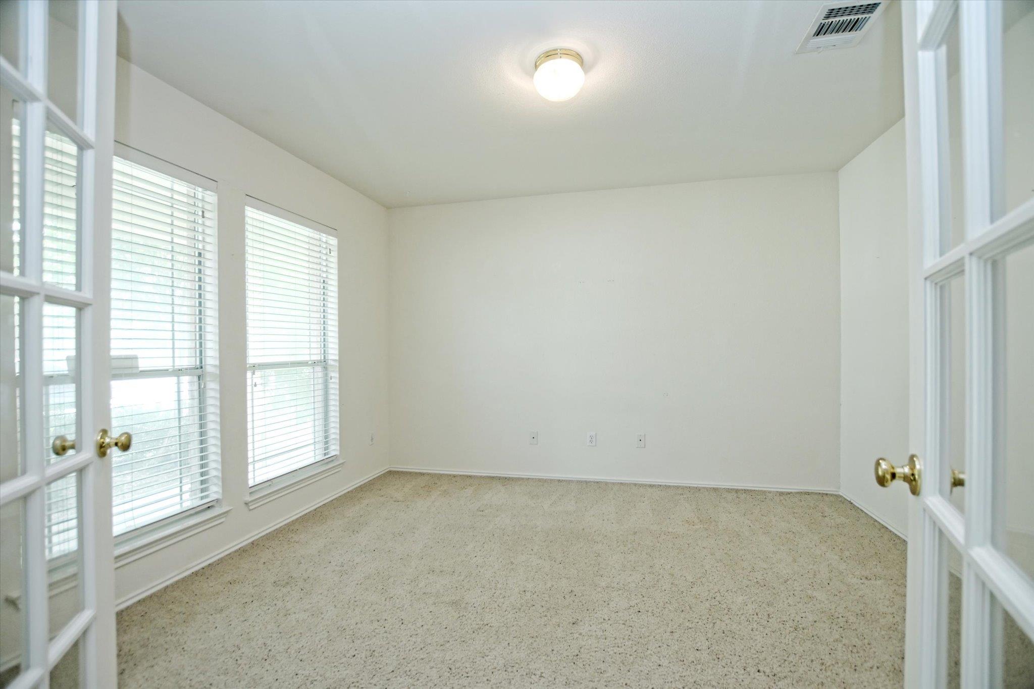 319 Lone Star Blvd, Hutto, TX 78634