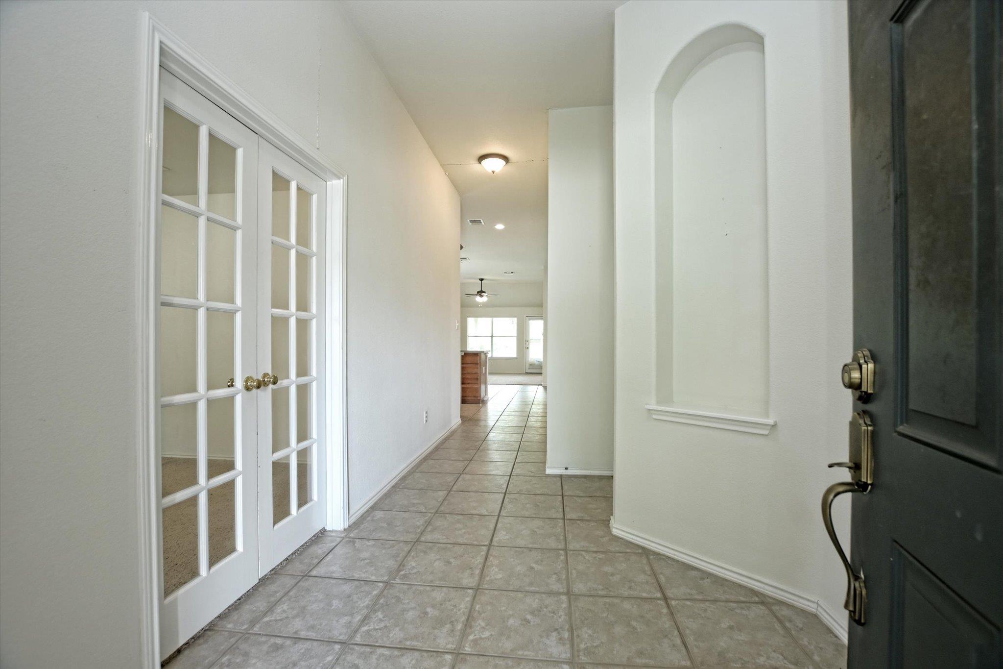 319 Lone Star Blvd, Hutto, TX 78634
