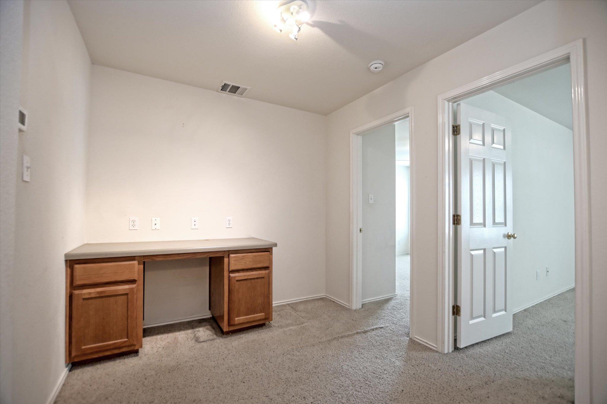 319 Lone Star Blvd, Hutto, TX 78634